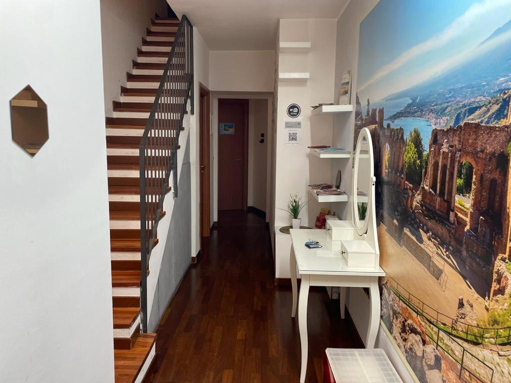 Locami Holiday&Rooms Suite Jolanda 卡塔尼亚 外观 照片