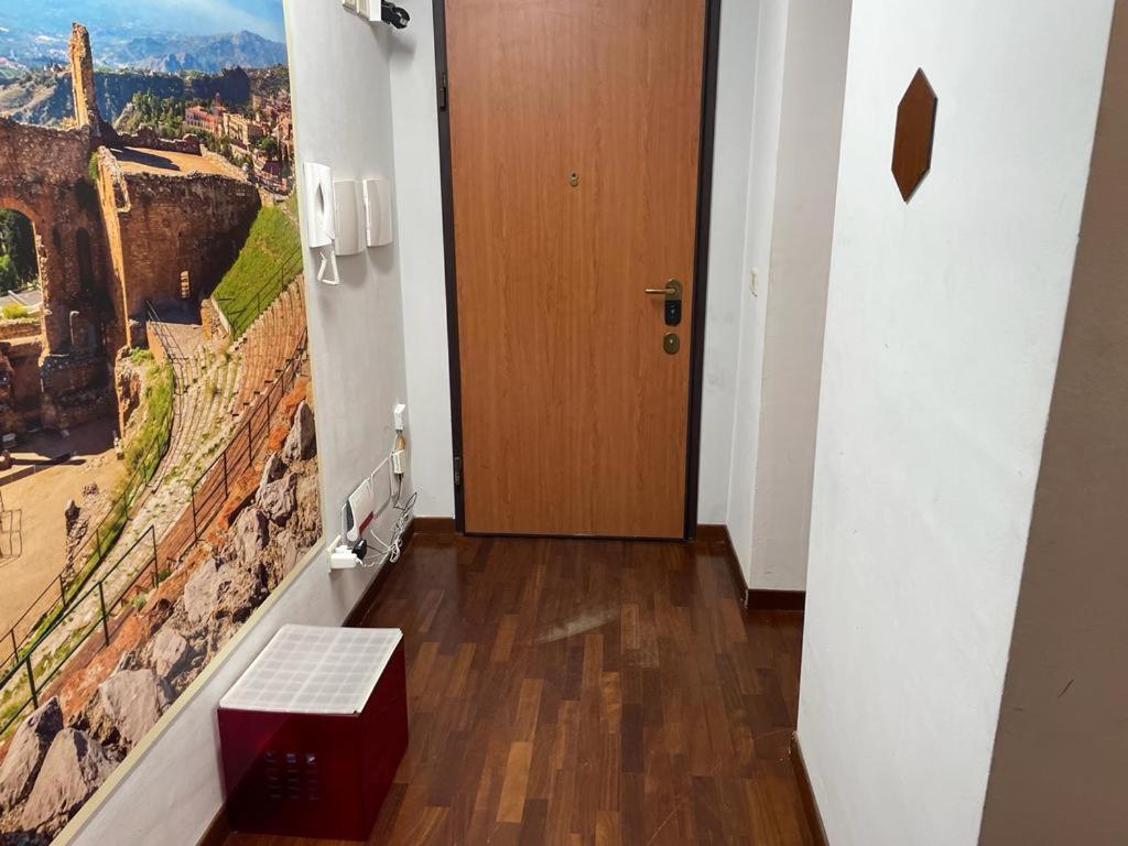 Locami Holiday&Rooms Suite Jolanda 卡塔尼亚 外观 照片