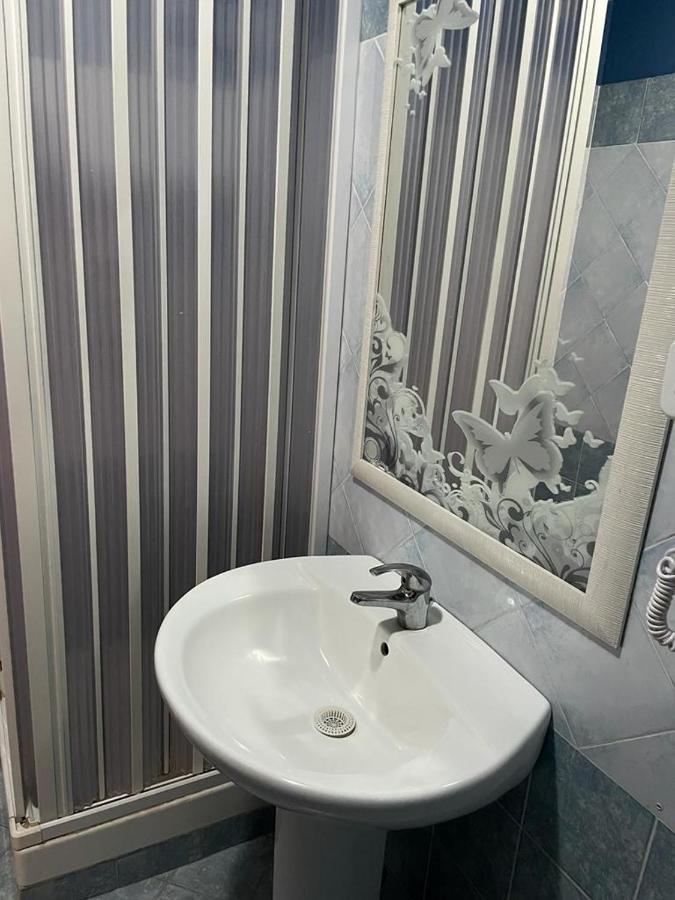 Locami Holiday&Rooms Suite Jolanda 卡塔尼亚 外观 照片
